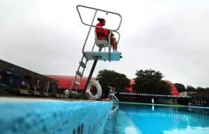 Swimming safety and drowing prevention in a sweltering summer