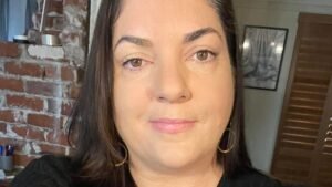 I went to the doctor thinking I needed to have my gallbladder removed and was diagnosed with stage four bowel cancer at 43