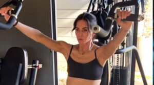 Courteney Cox Looks Stunning at 60 with this Full-Body Workout