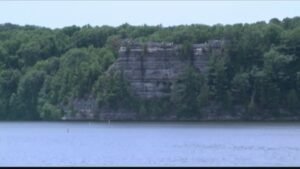 Person dies after falling at Starved Rock State Park in LaSalle County
