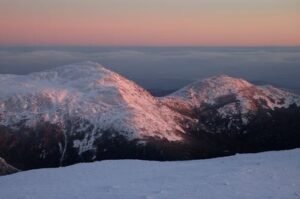 Two Canadian hikers rescued from Mt. Jefferson after getting sick Two Canadian hikers rescued from Mt. Jefferson after getting sick