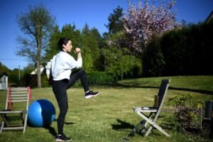 Online exercise: If your gym instructor is an iPad, what is lost – and gained?