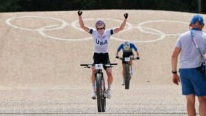 Arkansas-trained mountain biker wins medal in Paris