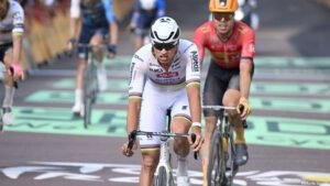 “I’m glad I tried anyway” – Mathieu van der Poel unable to make telling impact on gravel stage of Tour de France