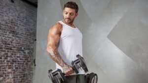 Chris Hemsworth’s trainer shares a 5-minute dumbbell workout to build bigger arms